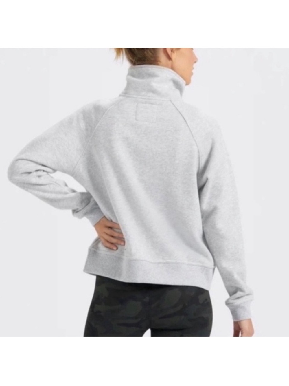 Vuori Restore light grey half-zip Pullover Sweatshirt XS - Picture 2 of 3